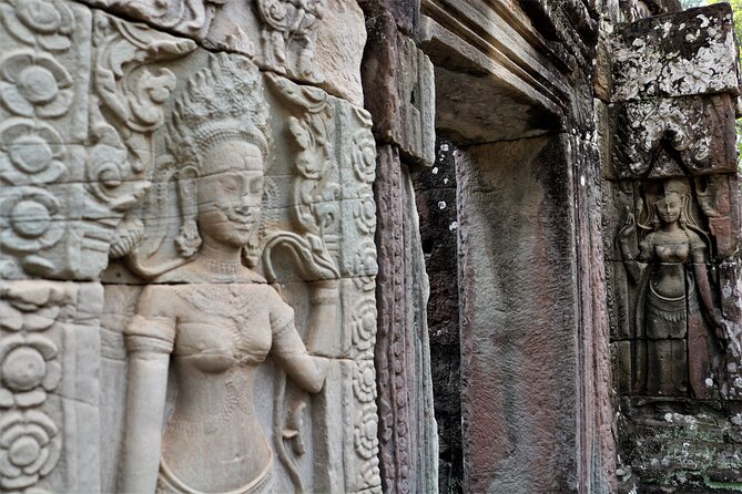 Angkor Wat Highlights and Sunrise Guided Tour from Siem Reap - How the guide and driver shape the day