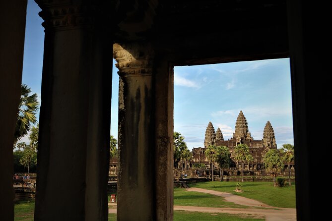 Angkor Wat Highlights and Sunrise Guided Tour from Siem Reap - Who should book this Angkor Wat tour?