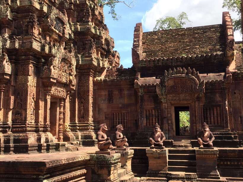 Angkor Wat, Small Circuit Private Tour with Banteay Srei - Angkor Wat: begin with the grandest temple