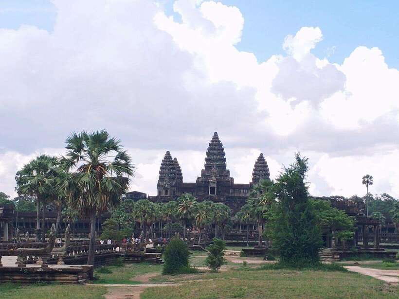Angkor Wat, Small Circuit Private Tour with Banteay Srei - Bayon and the faces of Angkor Thom