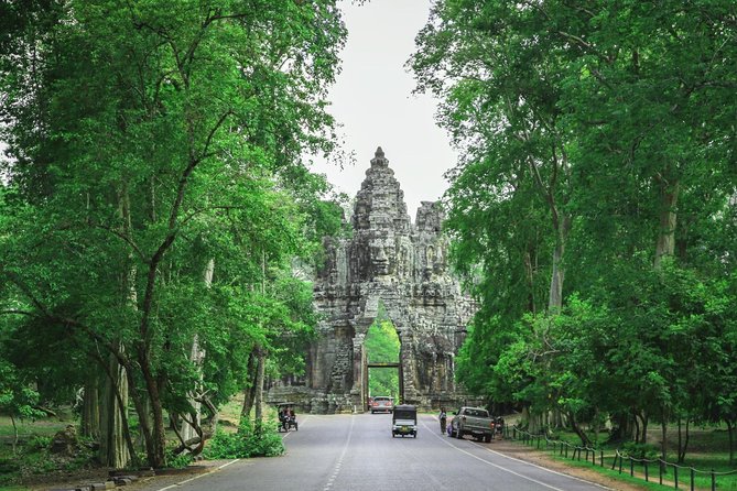 Angkor Wat Small-Group Sunrise Tour from Siem Reap - Angkor Thom and the South Gate