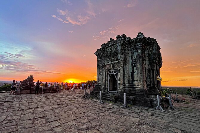 Angkor Wat Small Group Tour and Sunset with Lunch Included - Why this route works for a first day at Angkor