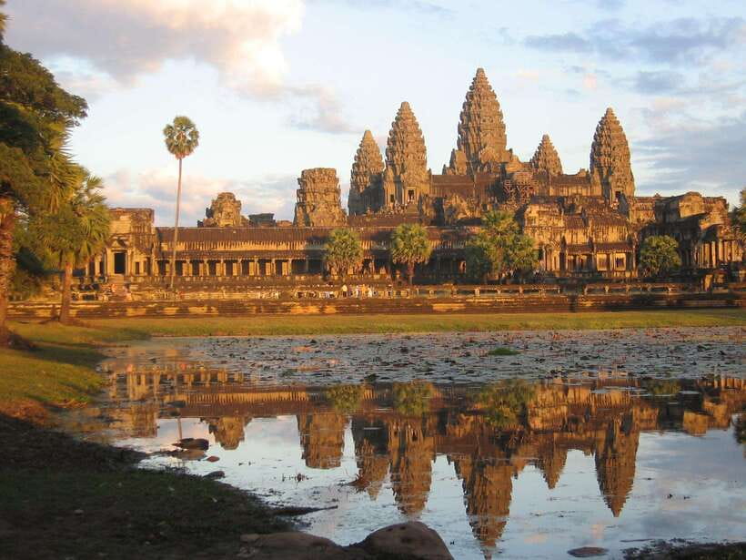 Angkor Wat: Small-Group Tour with Balloon Ride and Lunch - Key points at a glance