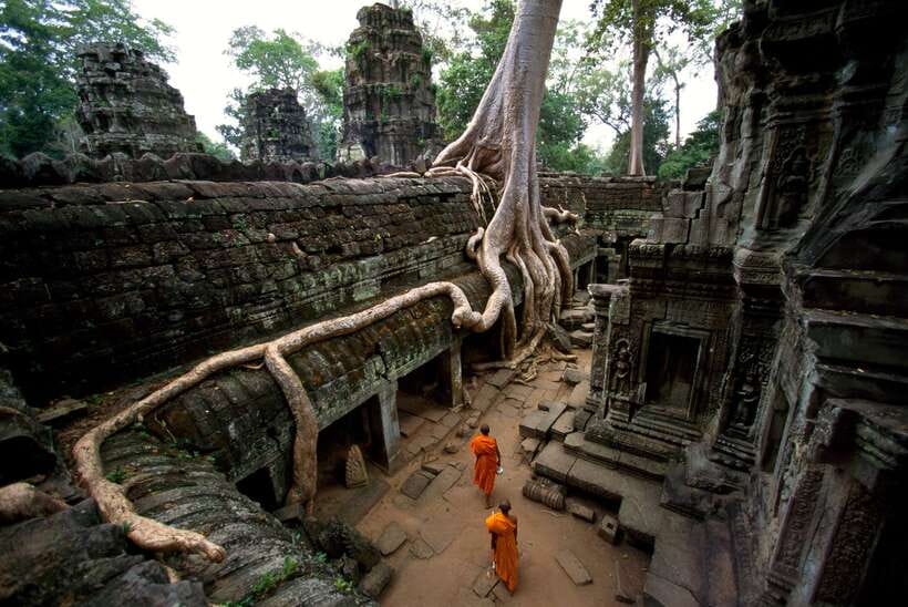 Angkor Wat: Small-Group Tour with Balloon Ride and Lunch - Bayon and the royal terraces