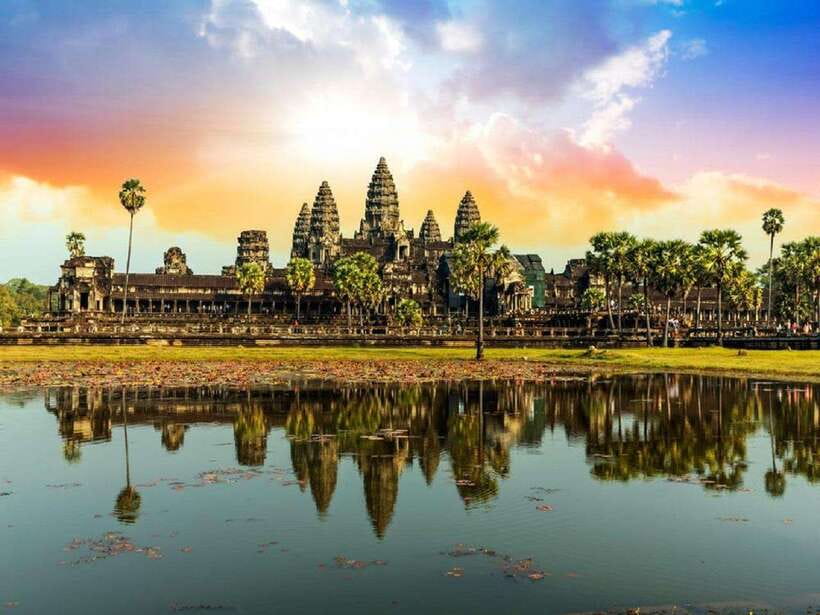 Angkor Wat Small Tour Sunrise With Private Tuk Tuk - Bayon and the famous stone faces