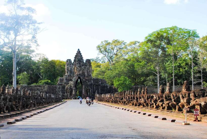 Angkor Wat Small Tour Sunrise With Private Tuk Tuk - Ta Prohm brings the familiar jungle setting