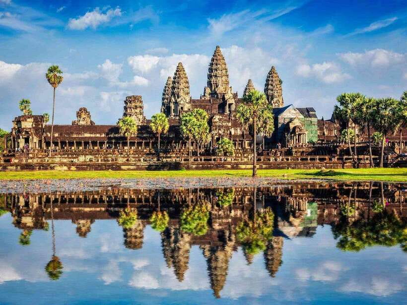 Angkor Wat Small Tour With Private Tuk Tuk - Angkor Wat, the Essential First Stop