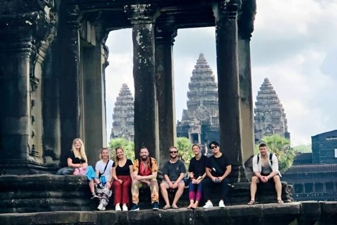 Angkor Wat Sunrise & 3 Main Temples with Breakfast – Small Group - Srah Srang gives you a useful breakfast break