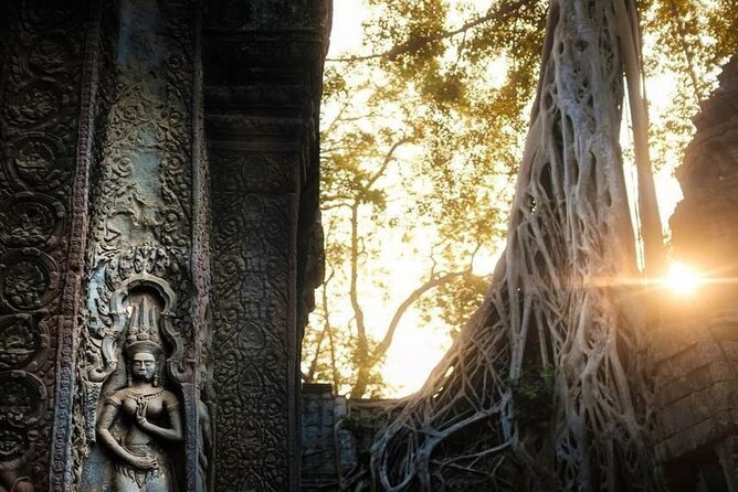 Angkor Wat Sunrise & 3 Main Temples with Breakfast – Small Group - Bayon and the faces of Lokeśvara