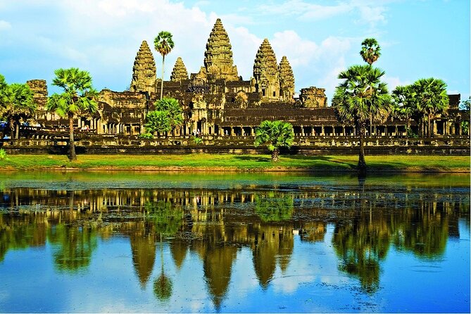 Angkor Wat Sunrise & All Highlight Angkor Temple Private Day Tour - The two terraces and their carved stone details