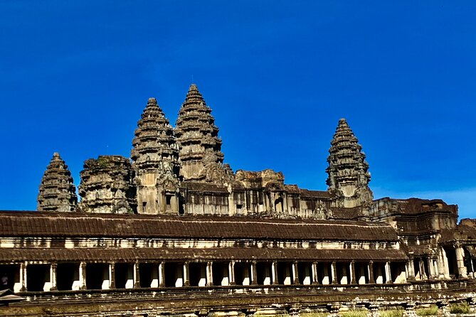 Angkor Wat Sunrise and Angkor Thom Sunset Tour - What the private guide adds