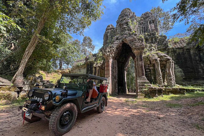 Angkor Wat Sunrise and Market Tour by Jeep - Angkor Thom in a concentrated two hours
