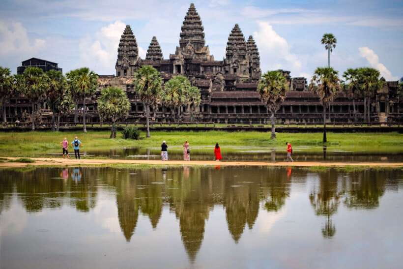 Angkor Wat Sunrise, Banteay Srei, Bayon & Ta Prohm Temple - The guide and driver can shape the day