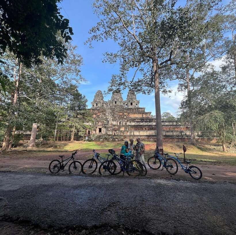 Angkor Wat Sunrise Bike Tour With Lunch Included - 8:00 am: cycling into Angkor Thom