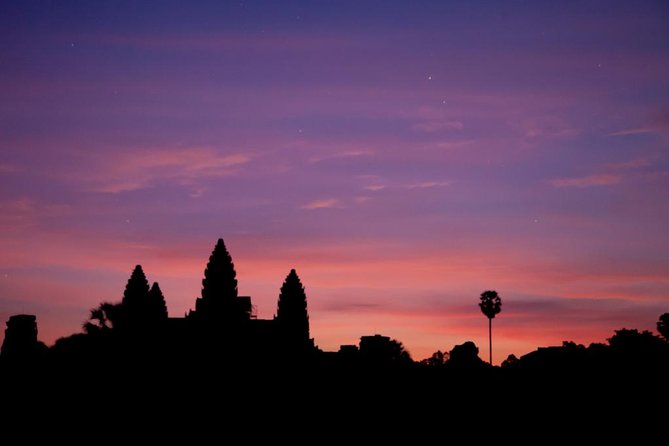 Angkor Wat Sunrise Guided Join-In Tour/Private Tour - Angkor Wat at first light