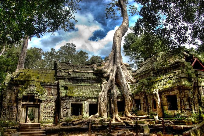 Angkor Wat: Sunrise or Sunset Tours with Tuk Tuk - Angkor Thom’s South Gate: a quick look at a grand entrance
