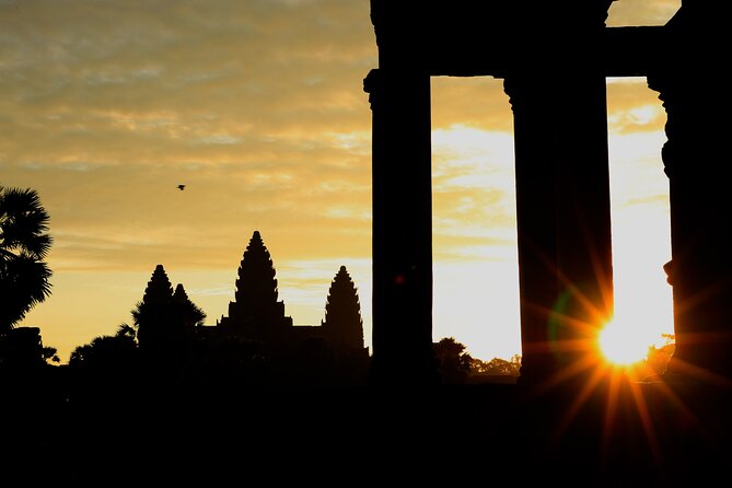 Angkor Wat Sunrise Private Full Day Tour - What the private vehicle adds