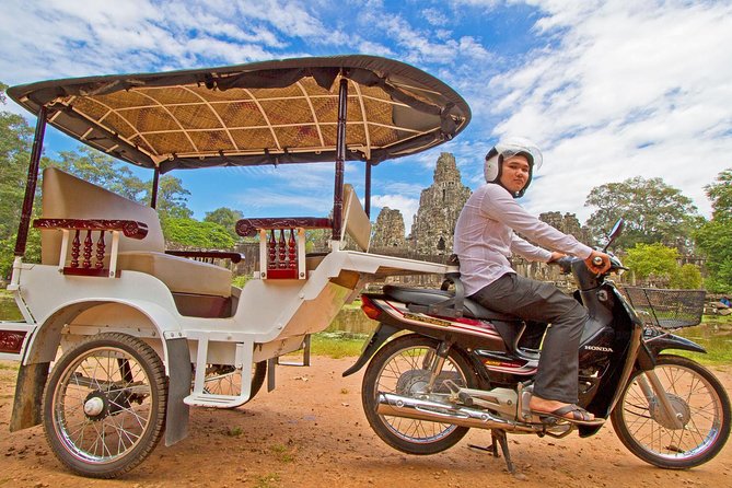 Angkor Wat Sunrise Private Tour by Tuk Tuk - Angkor Wat before daylight