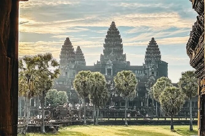 Angkor Wat Sunrise Small-Group 1-Day Tour from Siem Reap - Ta Prohm and the pull of the jungle temple