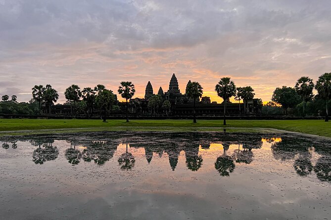 Angkor Wat Sunrise Small Group Tour With Breakfast - Breakfast near Srah Srang and Preah Dak
