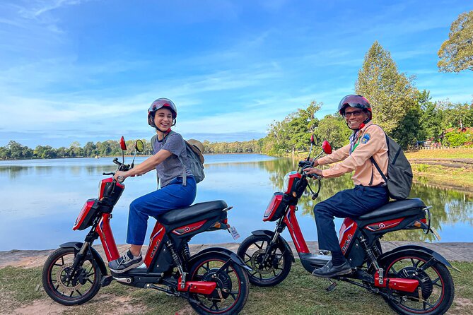 Angkor Wat Sunrise Tour By E-Bike Experience With Breakfast Included - Watching dawn at Angkor Wat