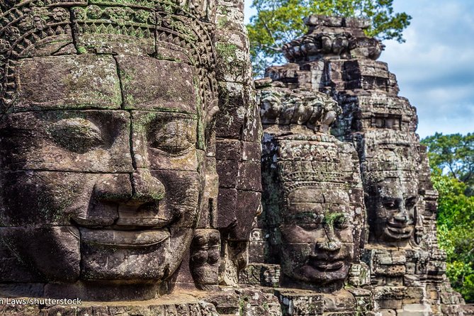 Angkor Wat Sunrise tour with Small - Group and Guide tours - Angkor Wat: a dramatic start before breakfast
