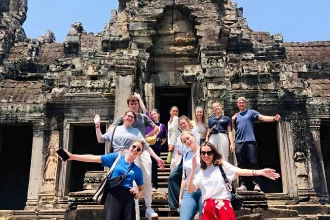 Angkor Wat Sunset Small Group Tour with Lunch Included - Lunch beside Srah Srang, the Royal Bath