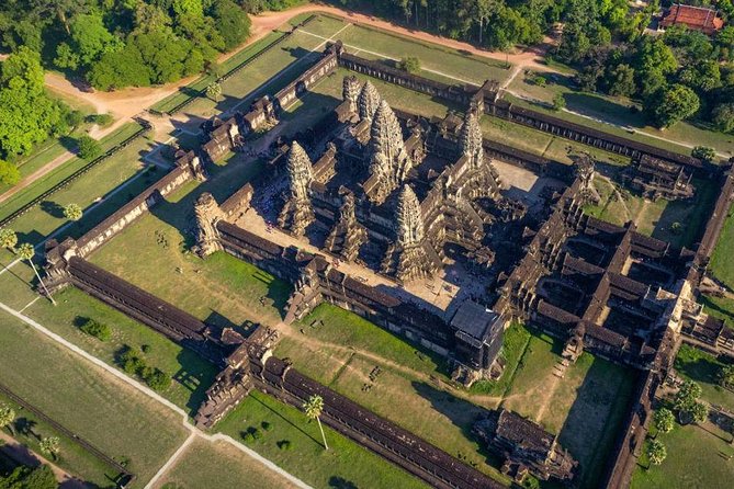 Angkor Wat Sunset Tour - Waiting for sunset at Phnom Bakheng