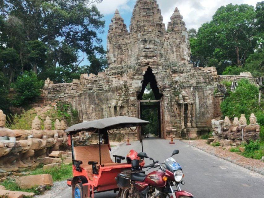 Angkor Wat Tour by Tuk-Tuk with English Speaking Driver - Banteay Kdei and Prasat Kravan