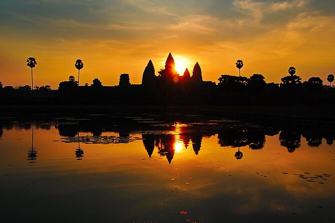 Angkor Wat Tour, Explore The Main Temples With Tour Guide - Starting early at Angkor Wat