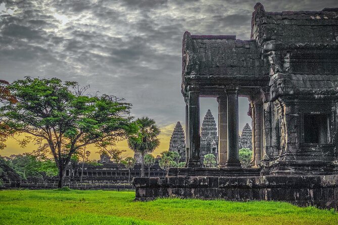 Angkor World Heritage with Sunrise - Small Group - Bayon’s famous stone faces