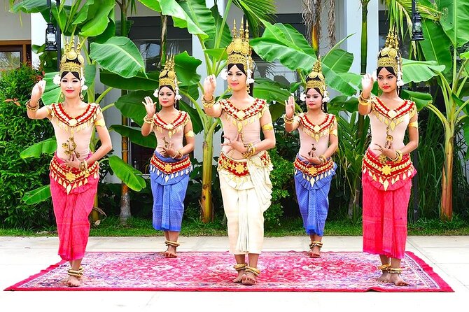 Apsara Dance Show with Dinner by Tuk-Tuk Roundtrip Transfer - Key points at a glance