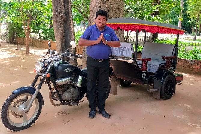 Apsara Dance Show with Dinner by Tuk-Tuk Roundtrip Transfer - A simple way to meet Khmer dance
