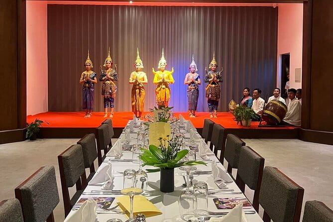 Apsara Dancing Show with Buffet Dinner Free Hotel Pick up - Who should book this experience