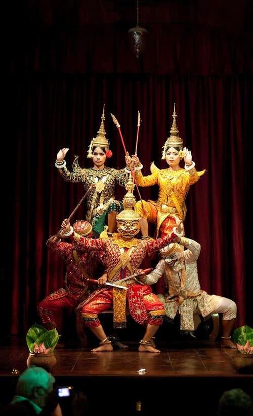Apsara Performance include Dinner & hotel pick up - What the Apsara performance adds to dinner
