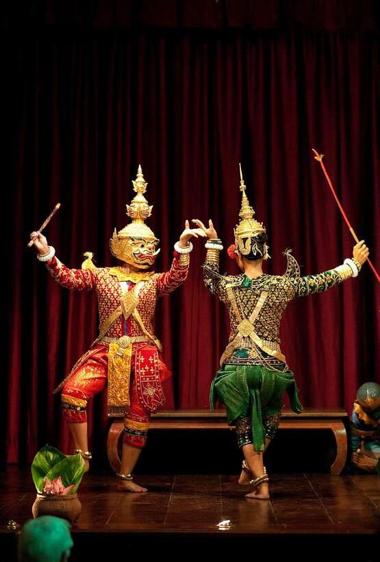 Apsara Performance include Dinner & hotel pick up - Why the small group matters