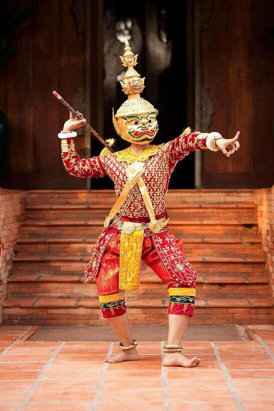 Apsara Performance include Dinner & hotel pick up - Should you book it?