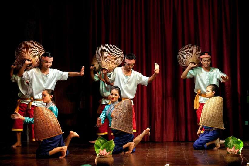 Apsara Performance include Dinner & hotel pick up - What happens from hotel pickup to drop-off