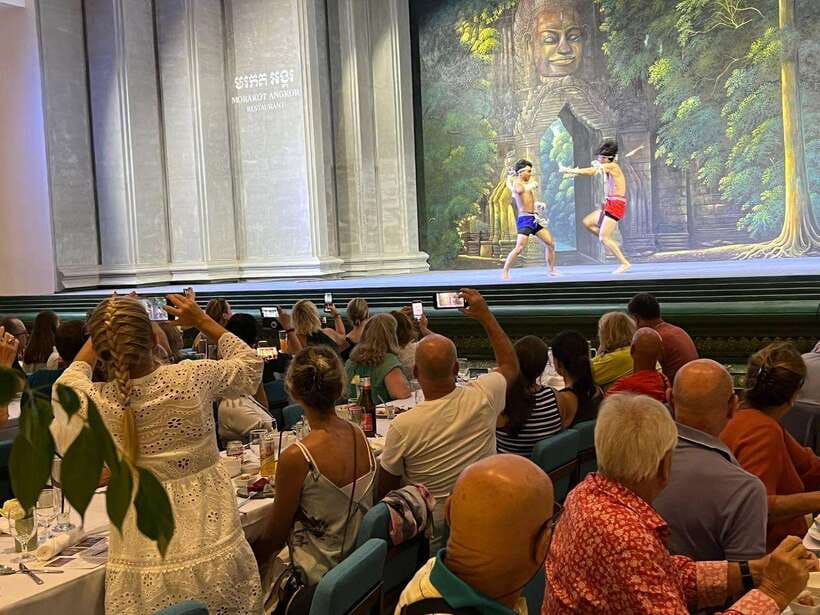 Apsara Performance Including Buffet Dinner & Hotel Pick up - The venue question: large hall or intimate evening?