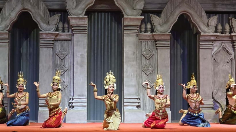 Apsara Performance with Dinner include Pick up & Drop off - The performance, costumes, and live music