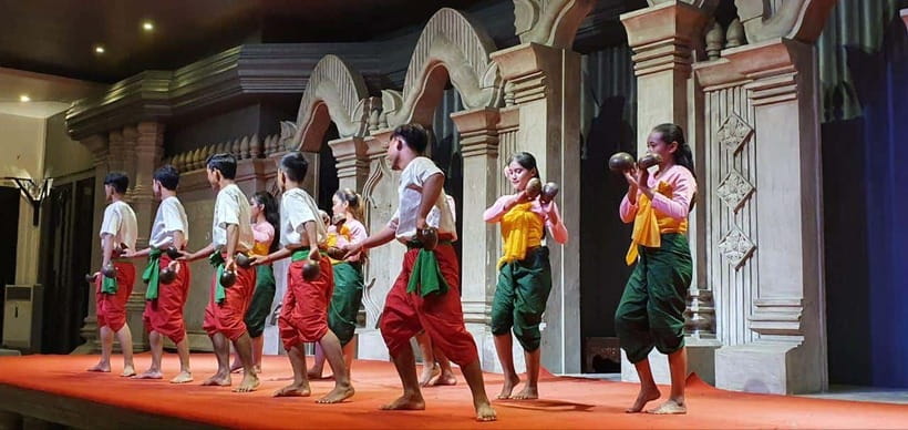 Apsara Performance with Dinner include Pick up & Drop off - The tuk-tuk ride from your hotel