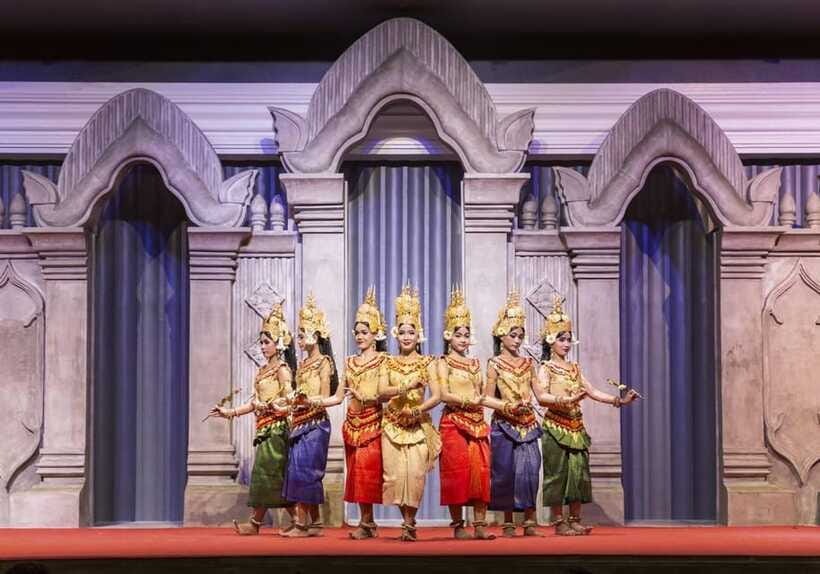 Apsara Traditional Dances & Local Buffet with Tuk-Tuk Ride - How the evening fits together