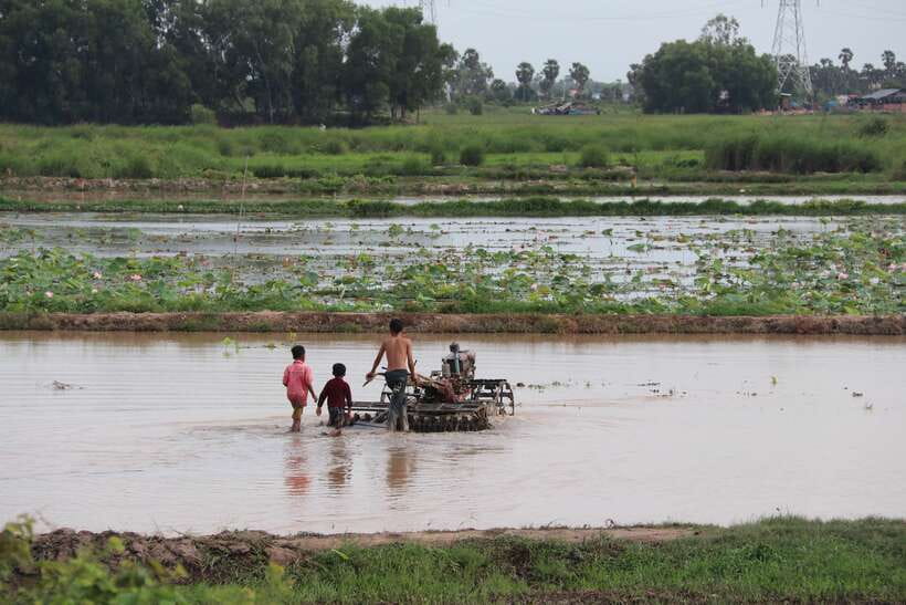 Back to Basics: Siem Reap Village Tour in Cambodia - The guide makes the difference