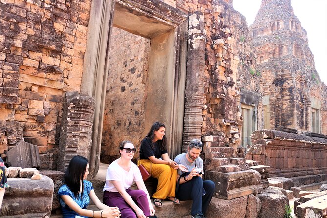 Banteay Srei and Grand Circuit Heritage Tour from Siem Reap - Phnom Bakheng: end the day with a possible sunset