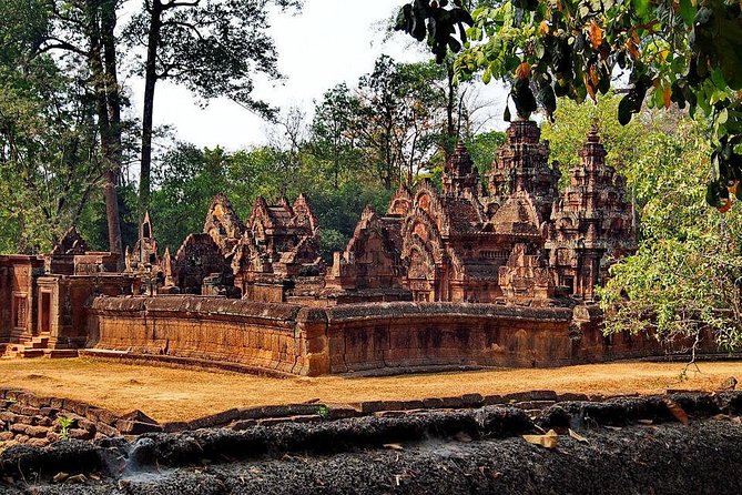 Banteay Srei & Angkor Big Circuit Tour - Pre Rup gives you a strong start