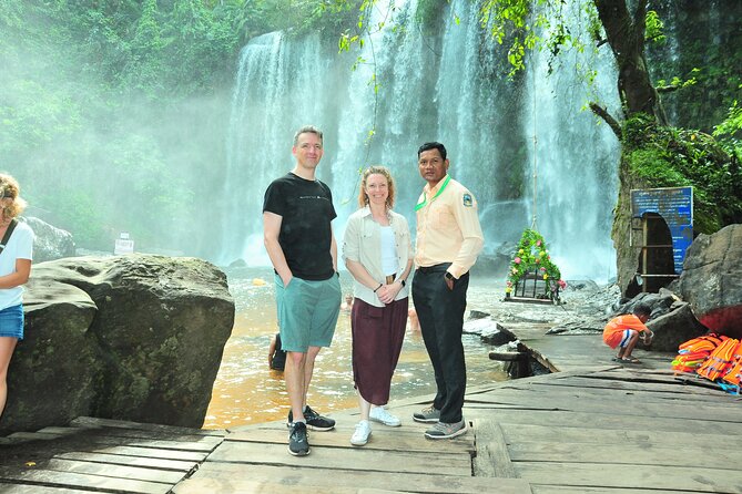 Banteay Srei & Kulen Mountain & Beng Mealea Tour - Banteay Srei’s pink sandstone details