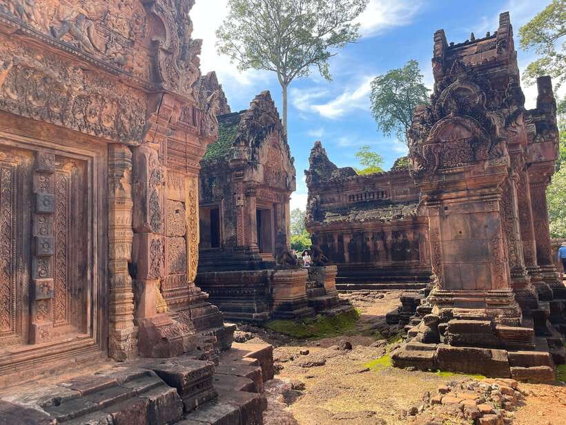 Banteay Srei, Kulen Waterfall & Beng Mealea Exploration - Transport, timing, and group size