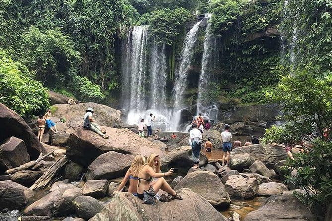 Banteay Srei Temple and Kompong Phluk Village Private Tour - Booking details worth checking