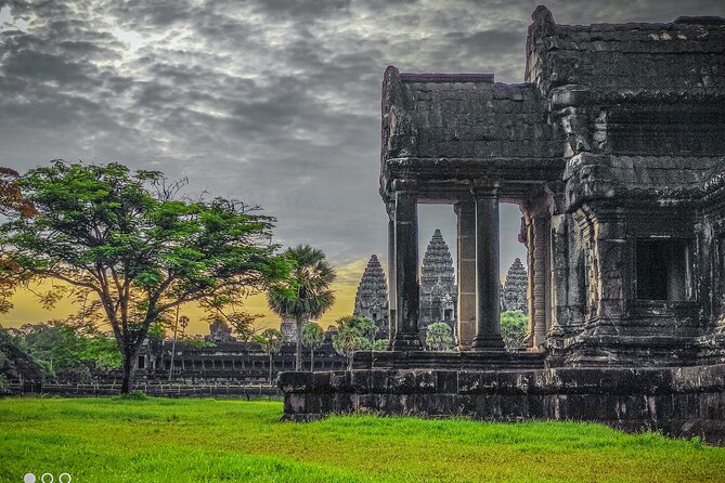 Best Temples Day Tour in Siem Reap with Sunset - Bayon’s stone faces