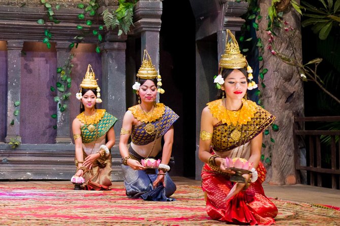 Buffet dinner with Apsara Show (Free 2 ways hotel transfer) - A Cambodian dinner show for an easy Siem Reap night